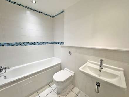 25 Commercial Street, Hyde, Image 10