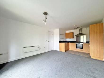 25 Commercial Street, Hyde, Image 3