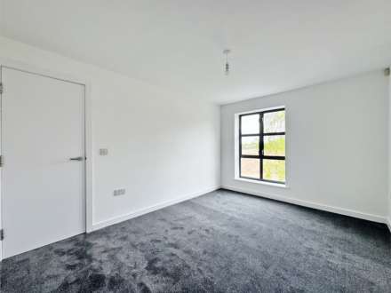 25 Commercial Street, Hyde, Image 5