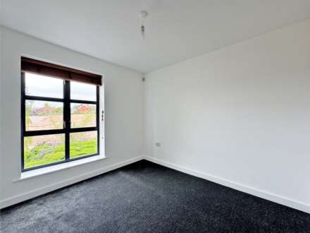 25 Commercial Street, Hyde, Image 8