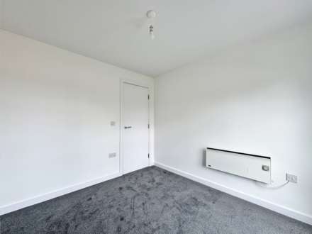 25 Commercial Street, Hyde, Image 9