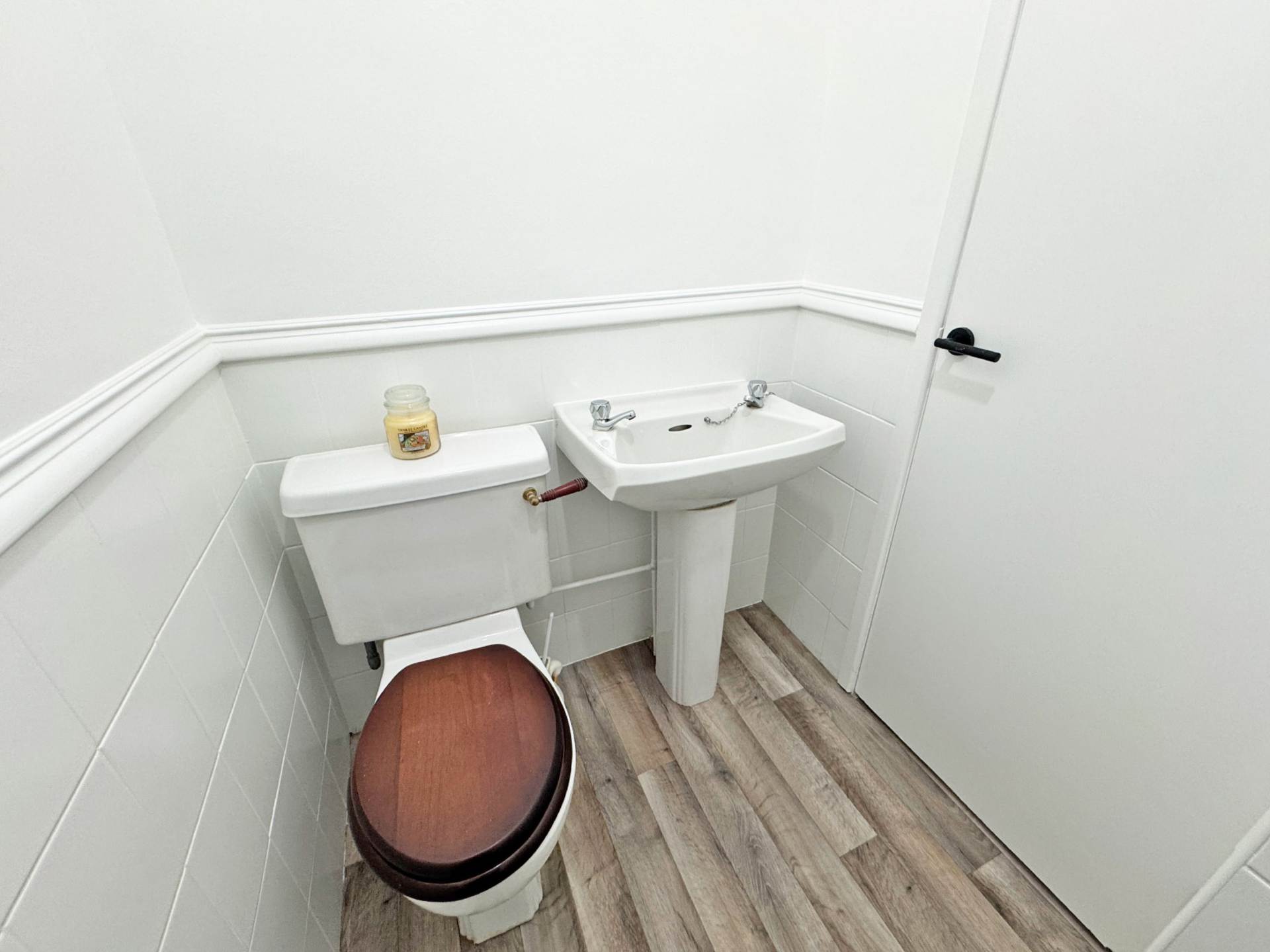 Upper Cliff Hill, Shaw, Image 17