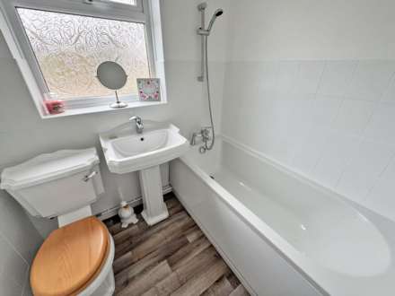 Upper Cliff Hill, Shaw, Image 14