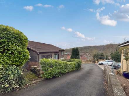 Upper Cliff Hill, Shaw, Image 2