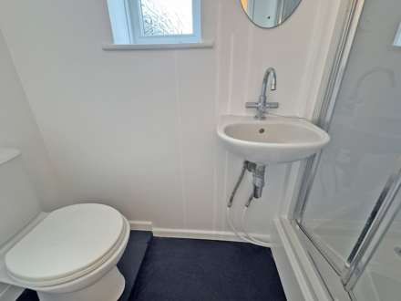 Upper Cliff Hill, Shaw, Image 21