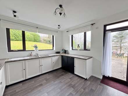 Upper Cliff Hill, Shaw, Image 7