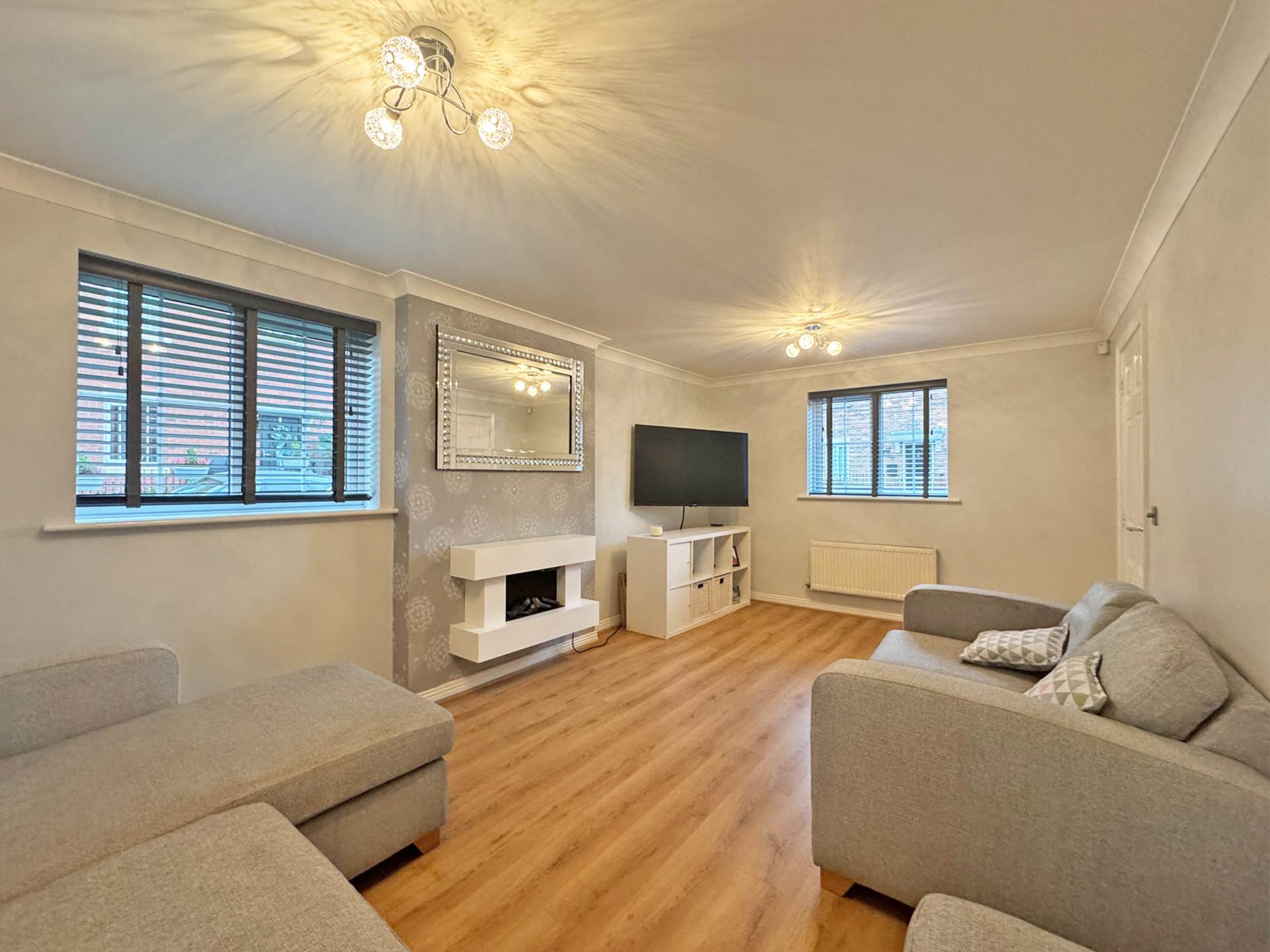 Pilgrim Way, Moorside, Image 3