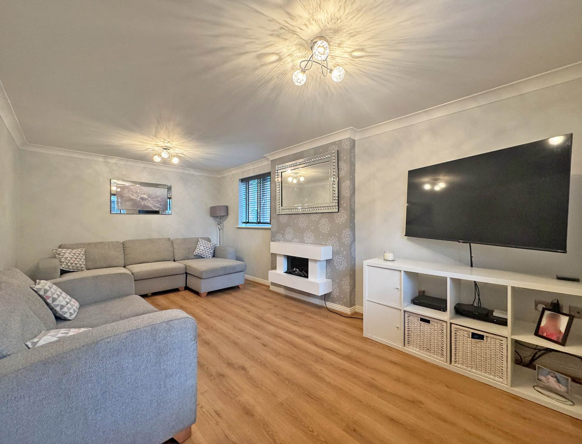 Pilgrim Way, Moorside, Image 4