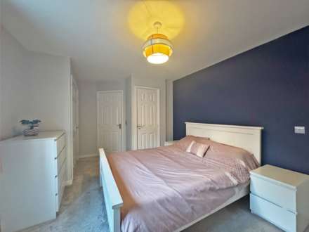 Pilgrim Way, Moorside, Image 11