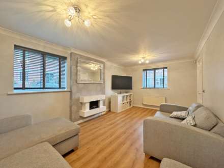 Pilgrim Way, Moorside, Image 3