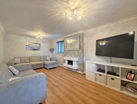 Pilgrim Way, Moorside, Image 4