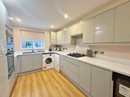 Pilgrim Way, Moorside, Image 7