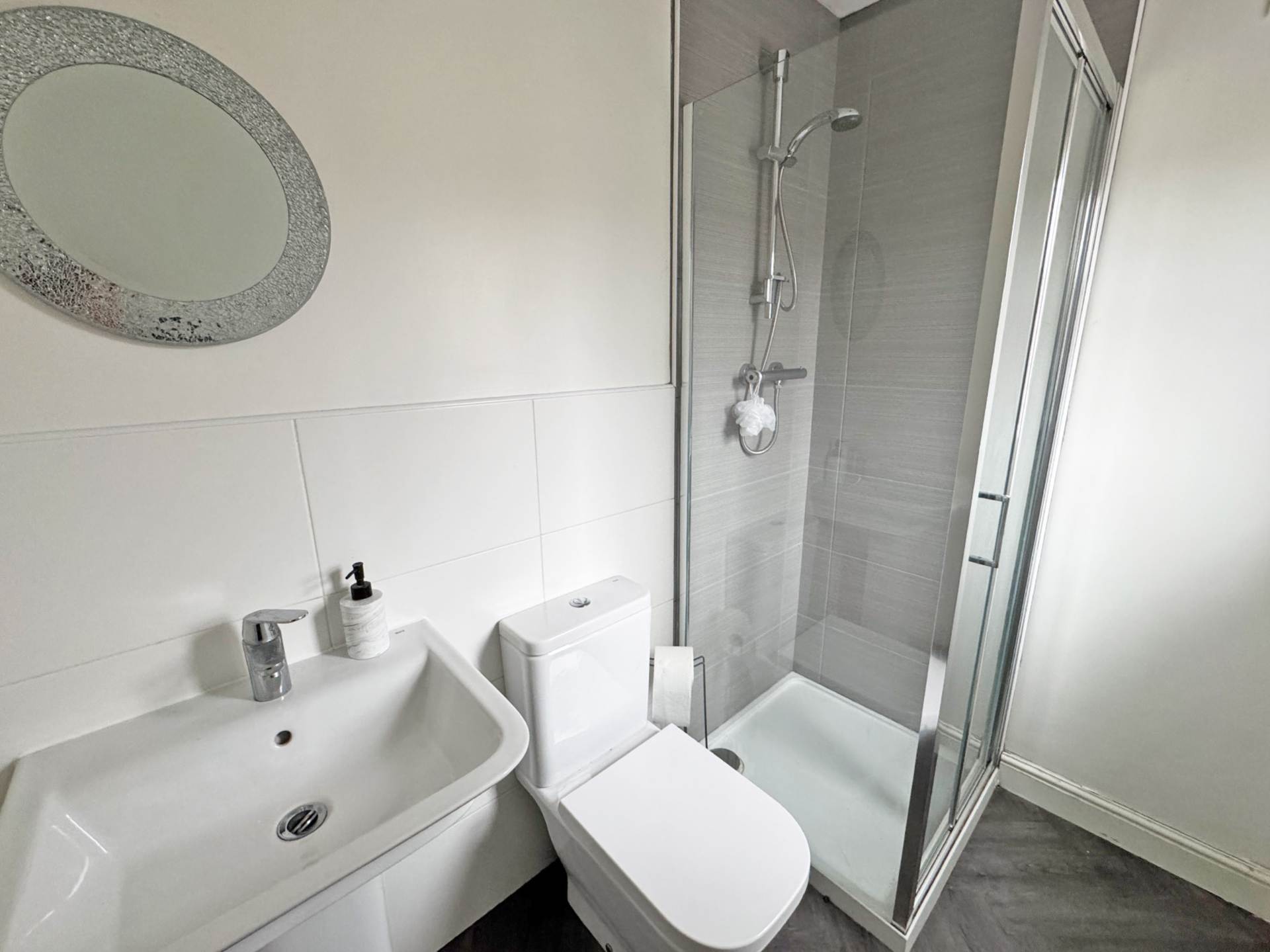 Larchfield Close, Royton, Image 11