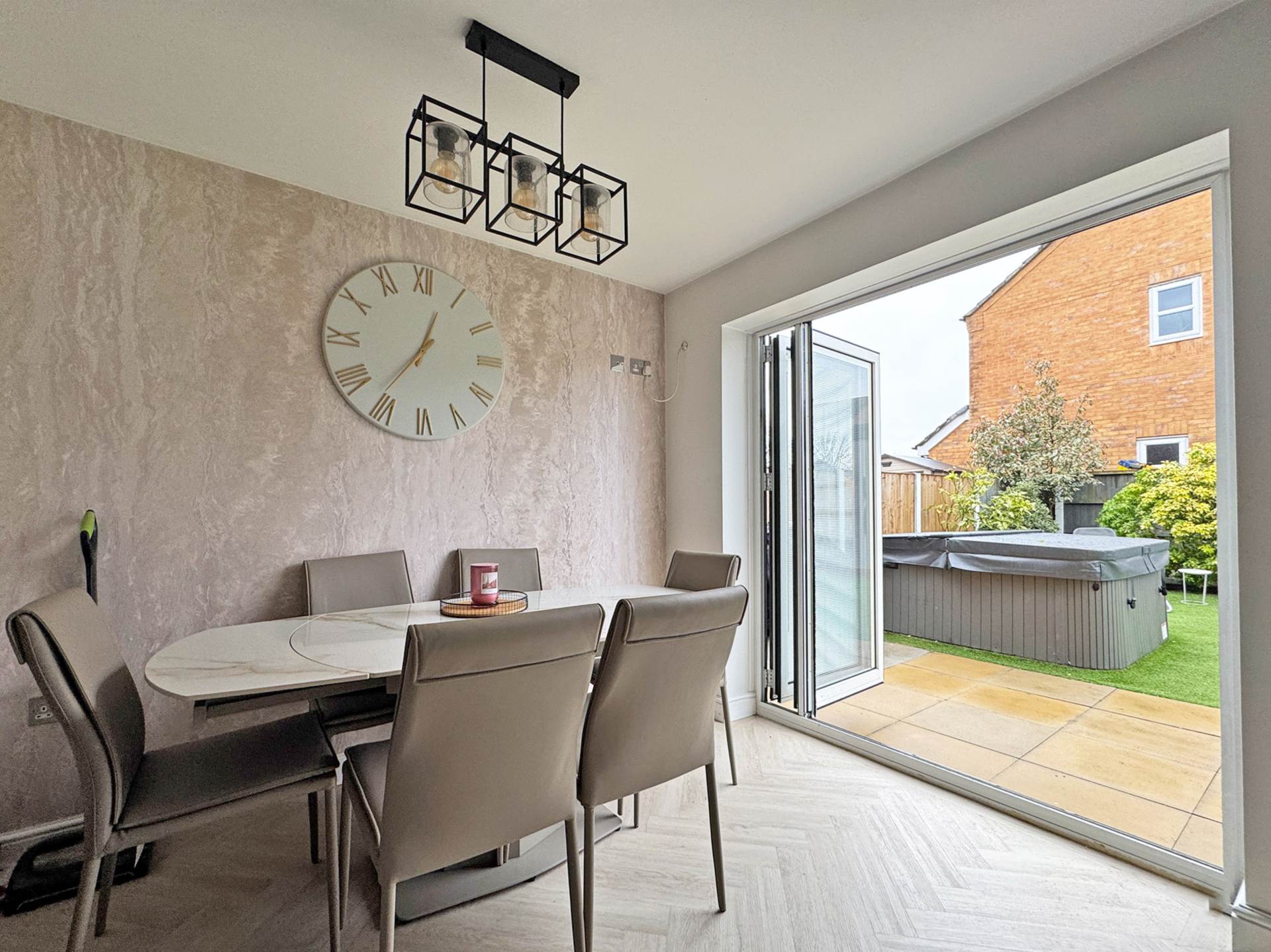 Larchfield Close, Royton, Image 12