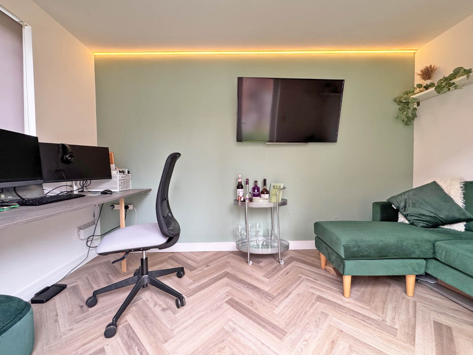 Larchfield Close, Royton, Image 25