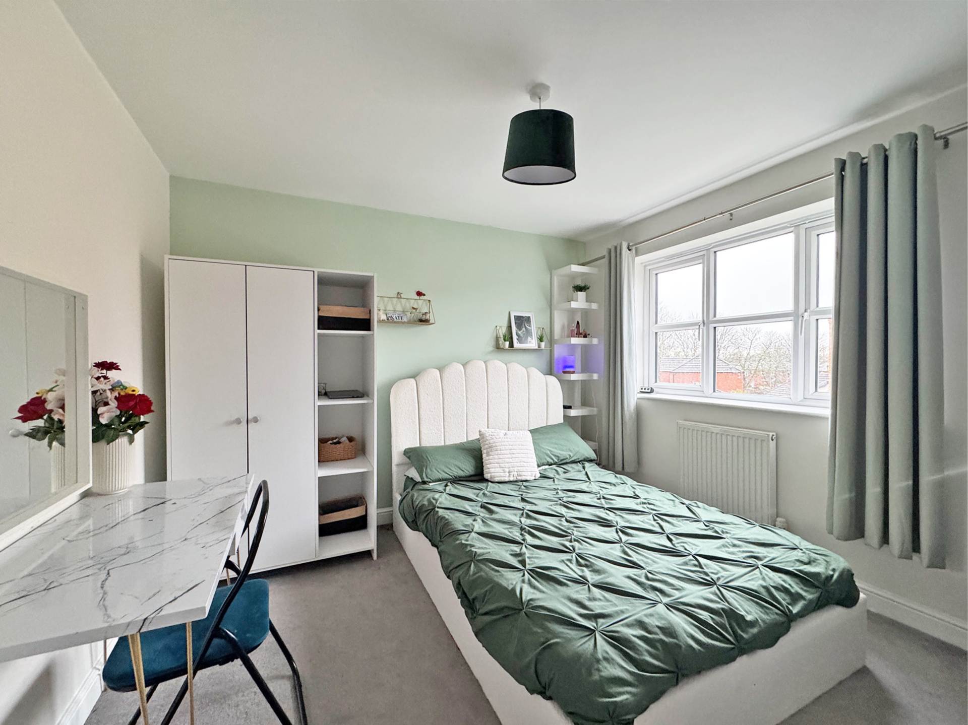 Larchfield Close, Royton, Image 5