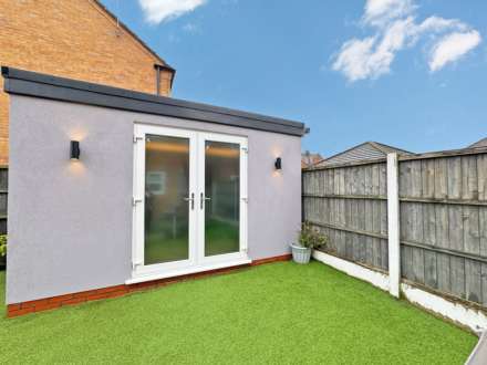 Larchfield Close, Royton, Image 14