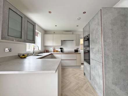 Larchfield Close, Royton, Image 15