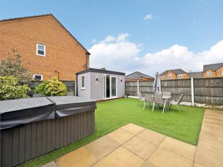 Larchfield Close, Royton, Image 21