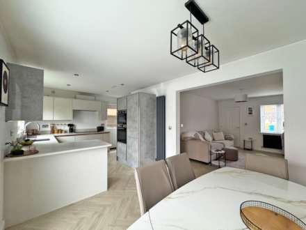 Larchfield Close, Royton, Image 3