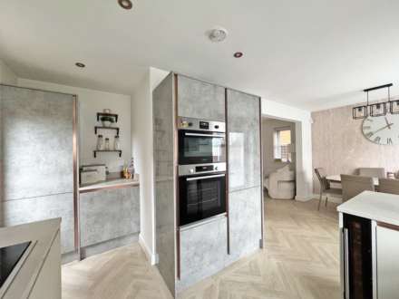 Larchfield Close, Royton, Image 6