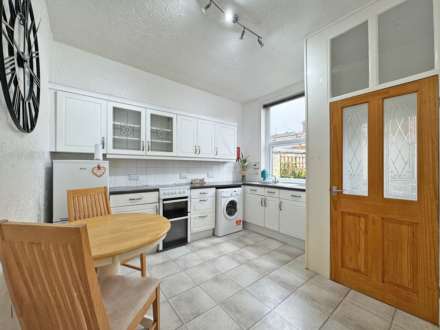 Turner Street, Lees, Image 4