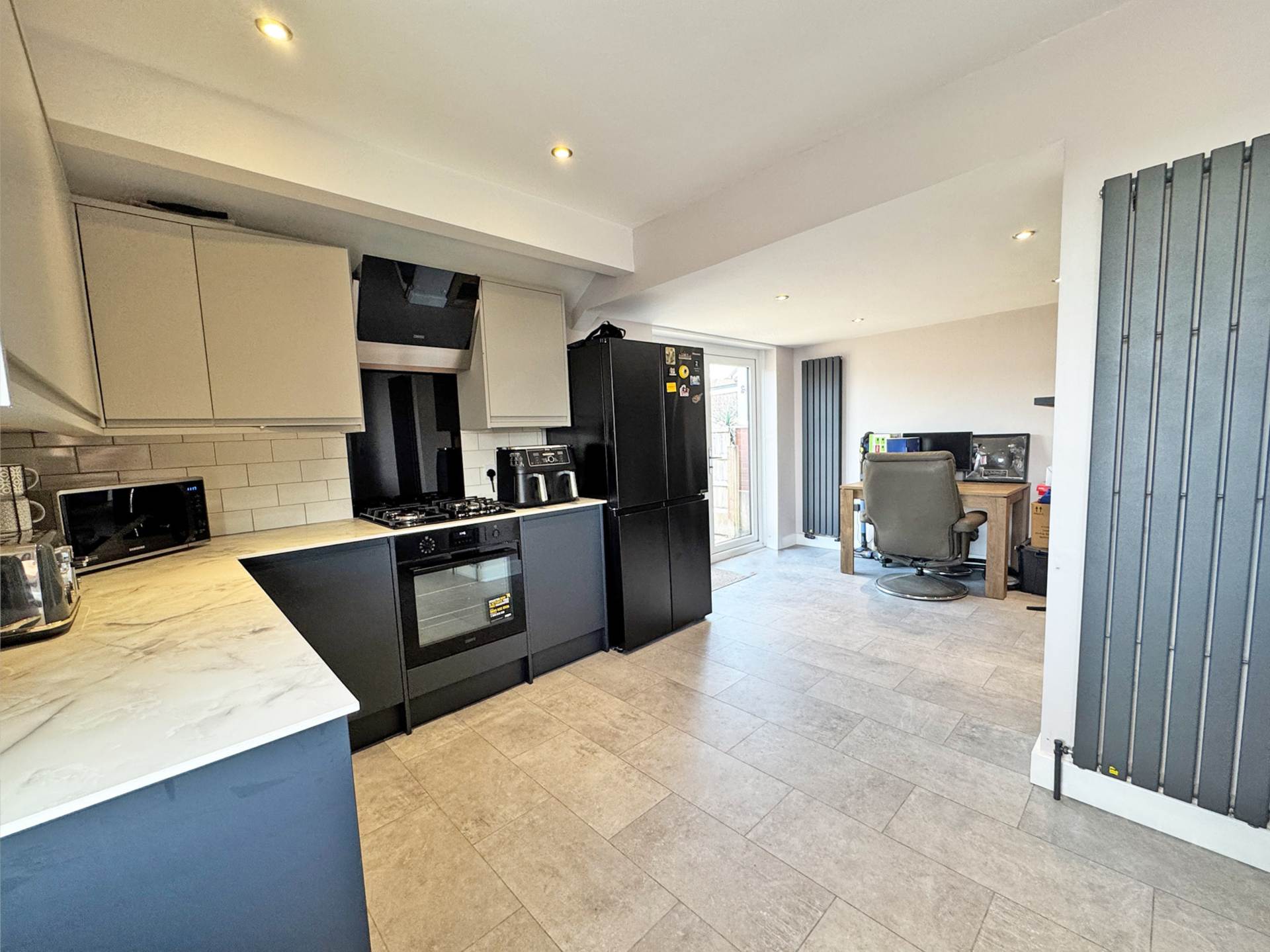 Surrey Avenue, High Crompton, Image 11
