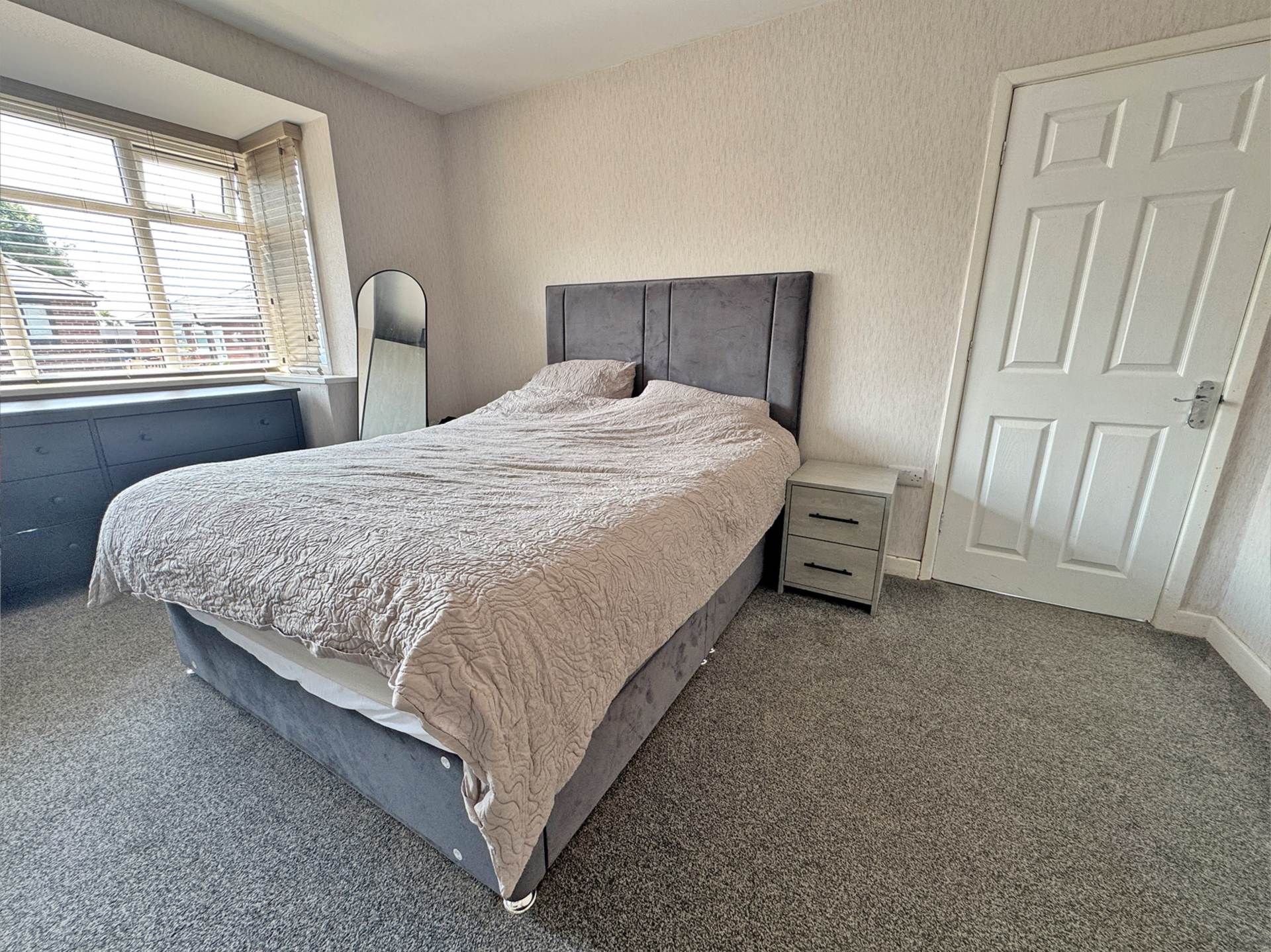 Surrey Avenue, High Crompton, Image 13