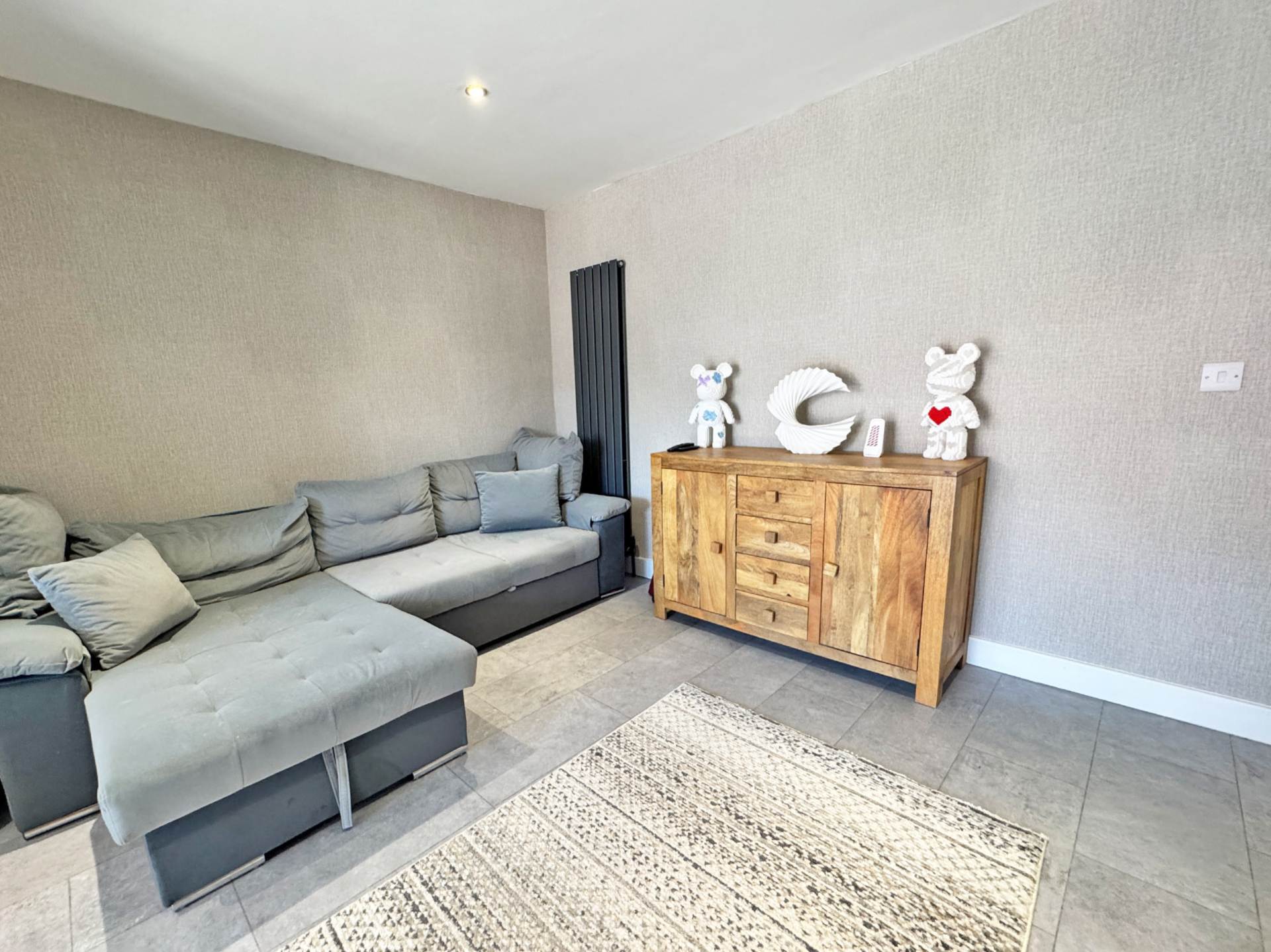 Surrey Avenue, High Crompton, Image 3
