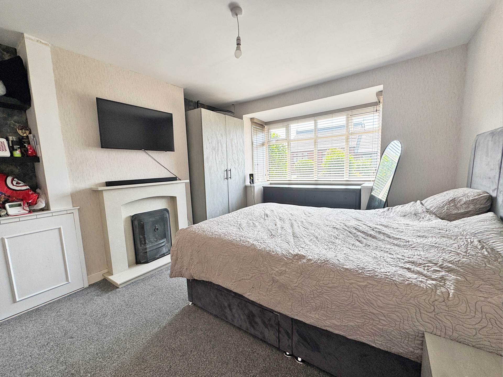 Surrey Avenue, High Crompton, Image 4