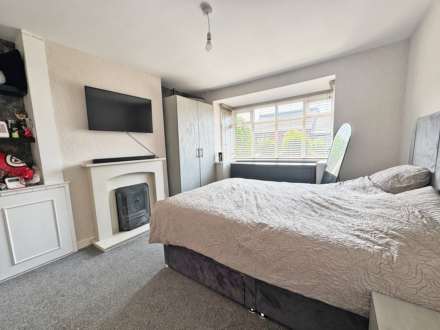 Surrey Avenue, High Crompton, Image 4