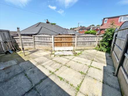 Surrey Avenue, High Crompton, Image 9