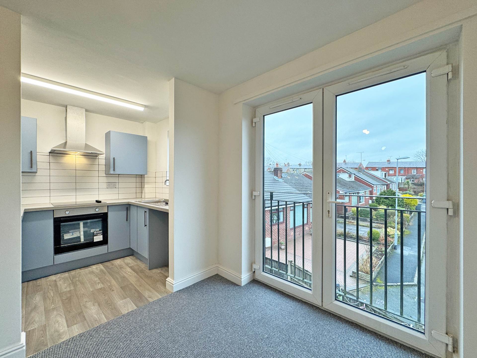 Sheard Court, Shaw, Image 4