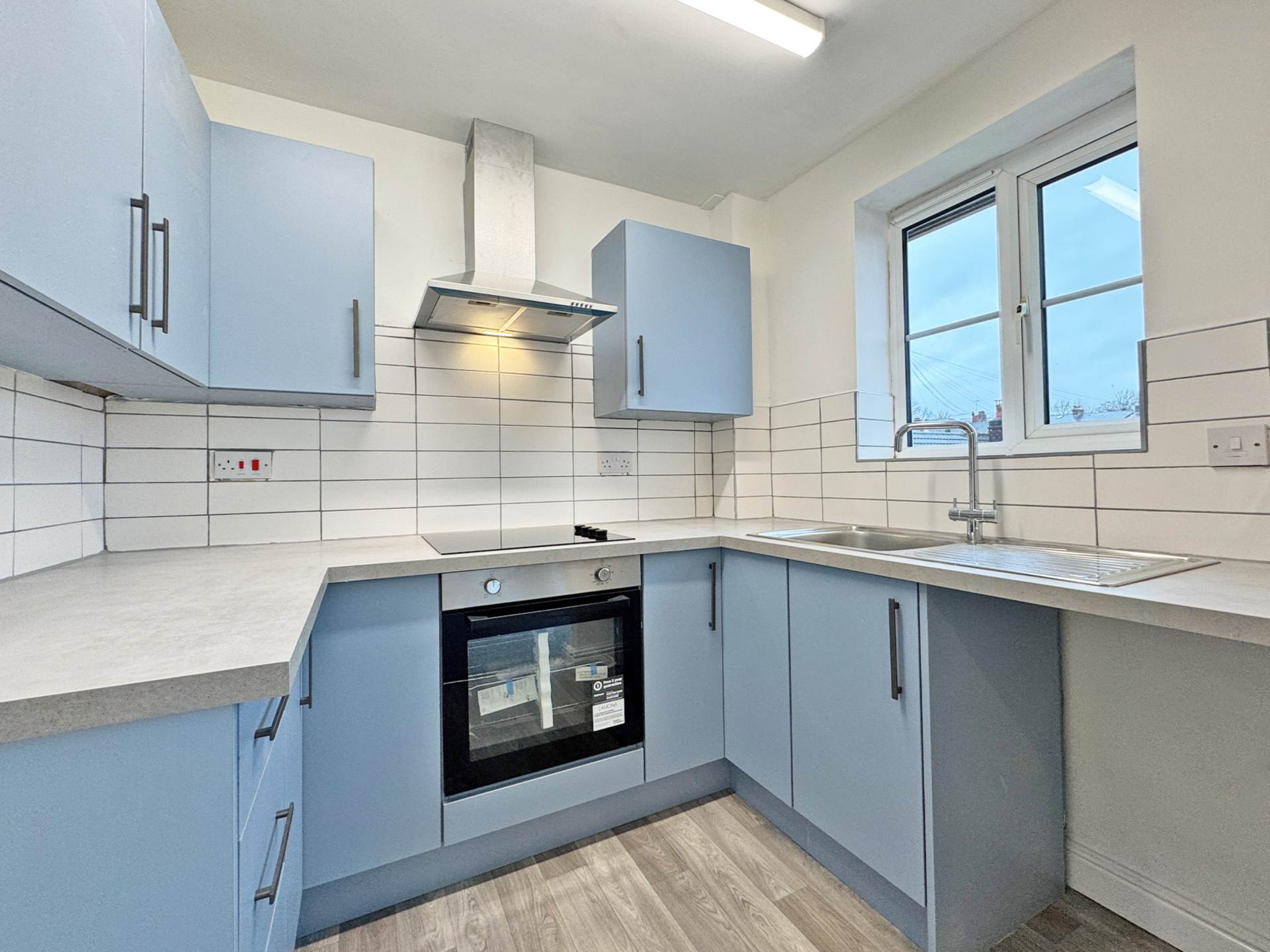 Sheard Court, Shaw, Image 5