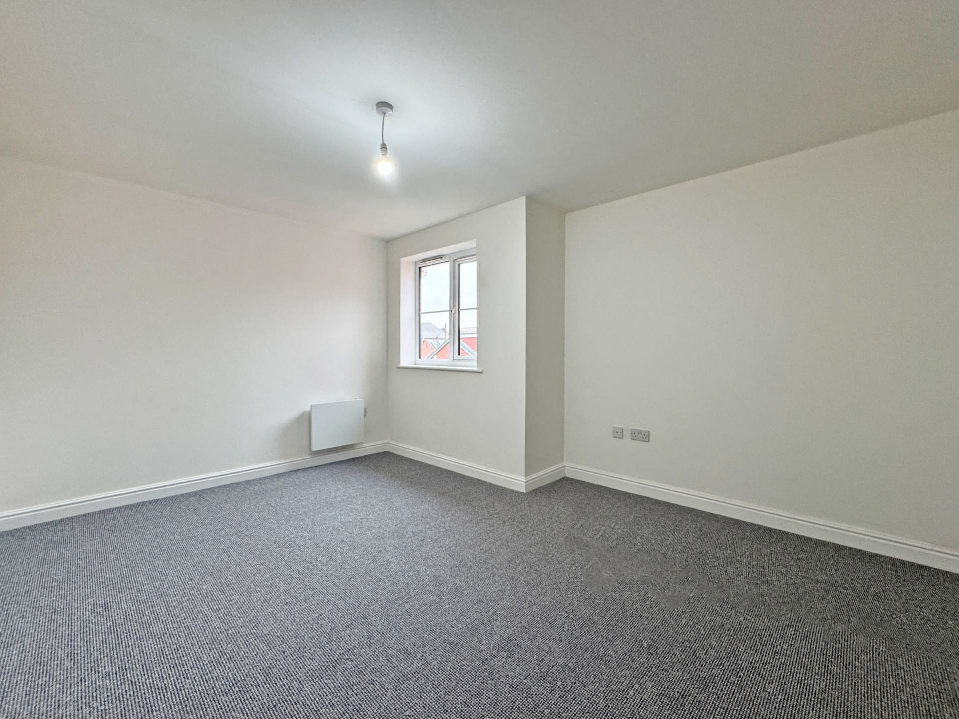 Sheard Court, Shaw, Image 6