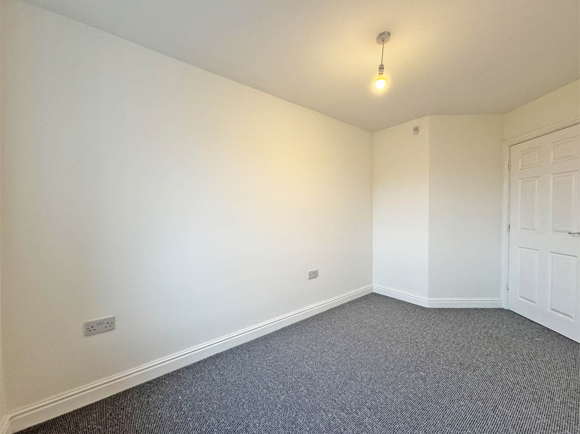 Sheard Court, Shaw, Image 9