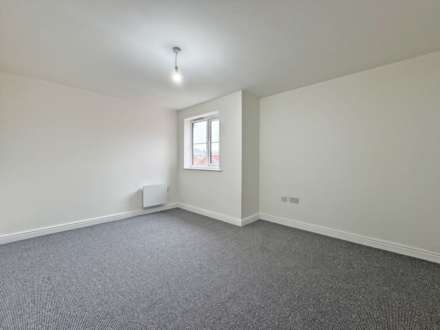 Sheard Court, Shaw, Image 6