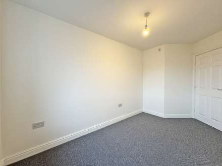 Sheard Court, Shaw, Image 9