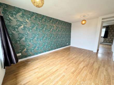 Thornham Road, Shaw, Image 4