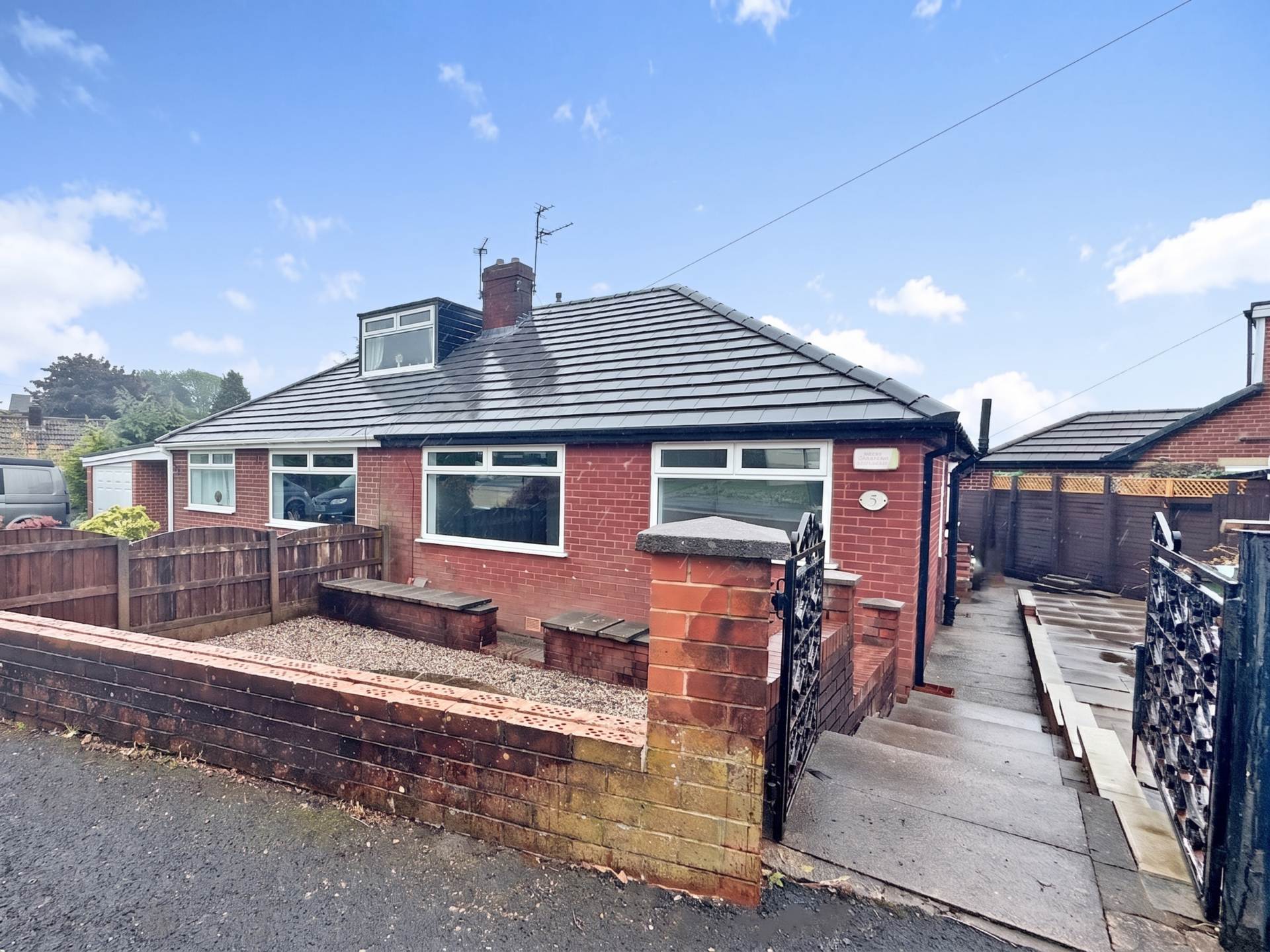 Surrey Avenue, High Crompton, Image 1