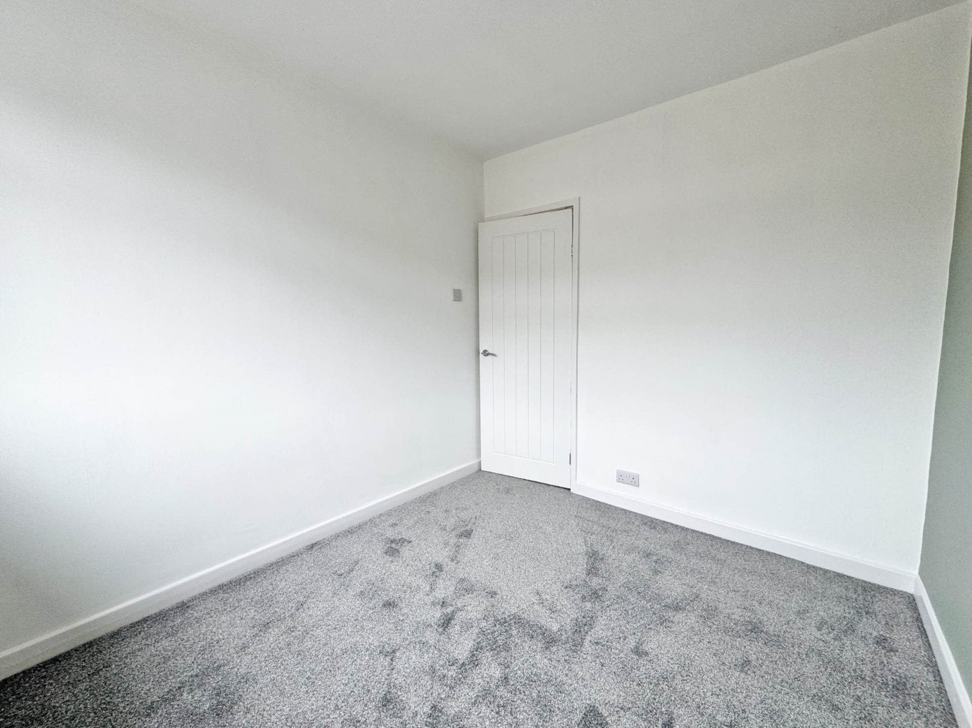 Surrey Avenue, High Crompton, Image 11