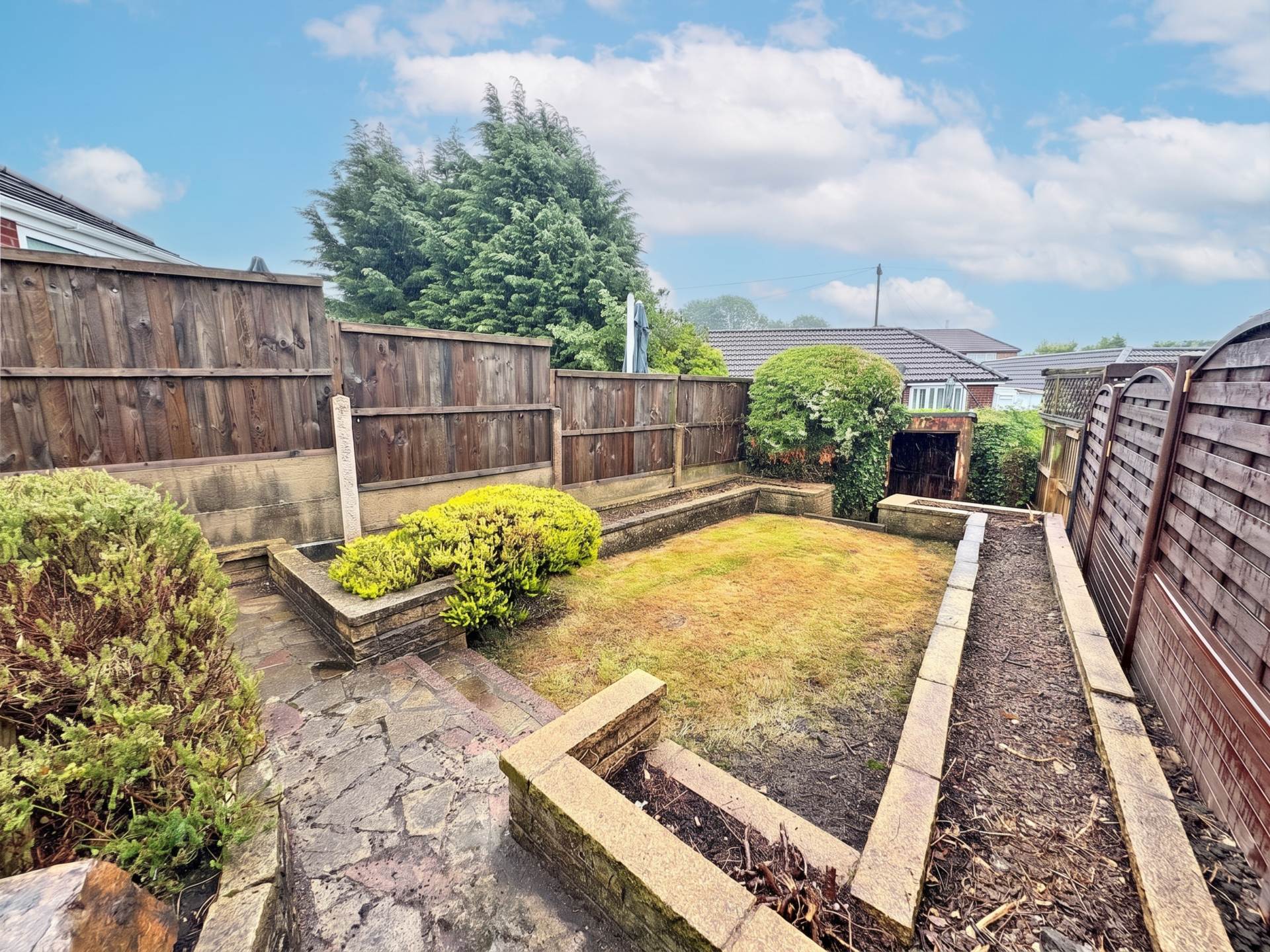 Surrey Avenue, High Crompton, Image 13