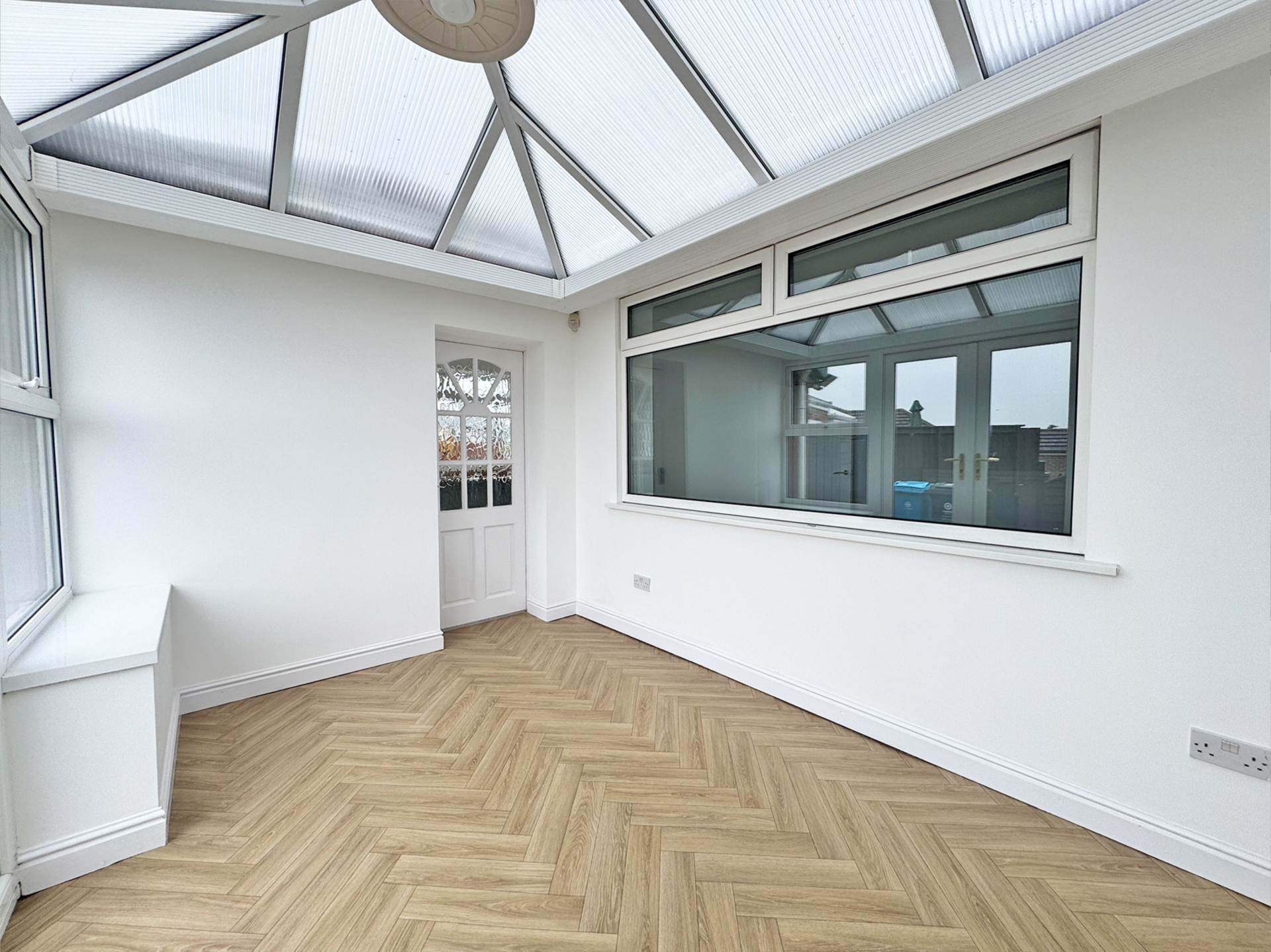 Surrey Avenue, High Crompton, Image 7
