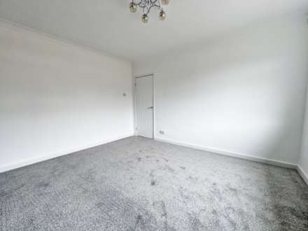 Surrey Avenue, High Crompton, Image 3