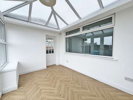 Surrey Avenue, High Crompton, Image 7