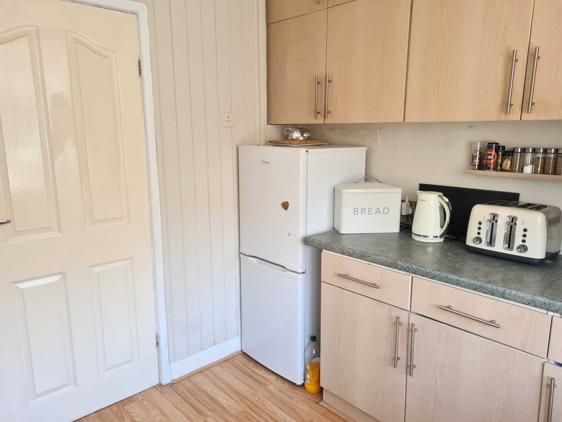 Lilac View Close, Shaw, Image 7