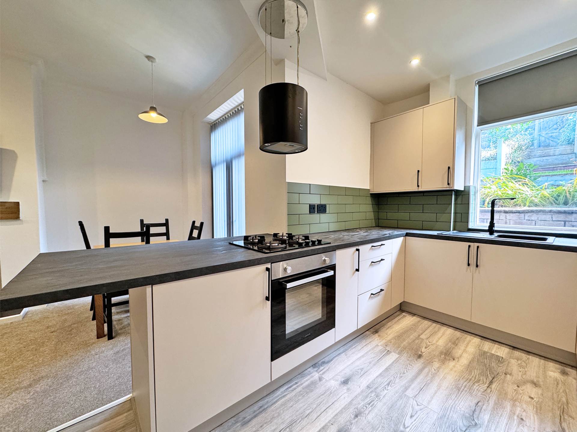 Grains Road, Shaw, Image 10