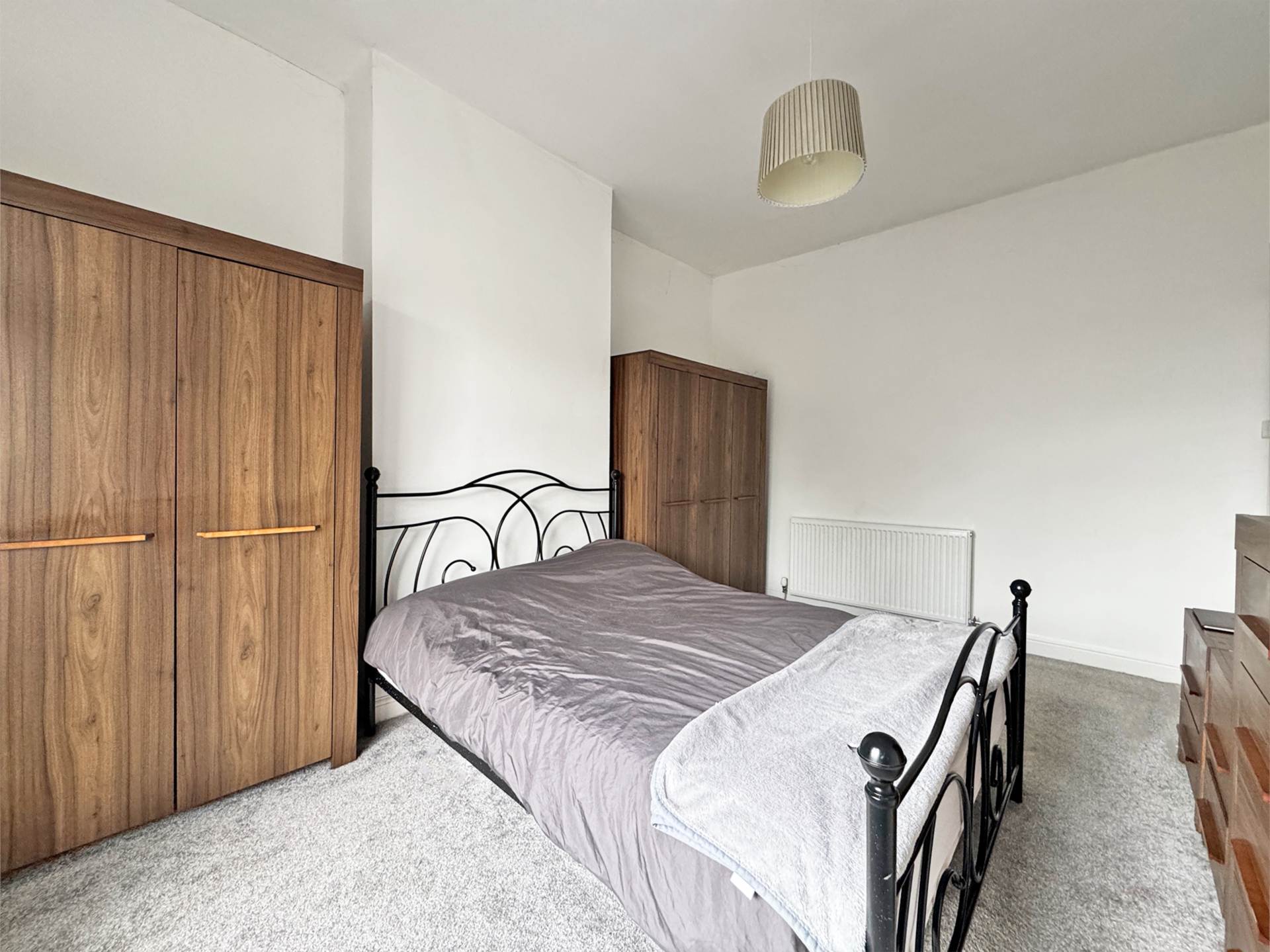 Grains Road, Shaw, Image 12