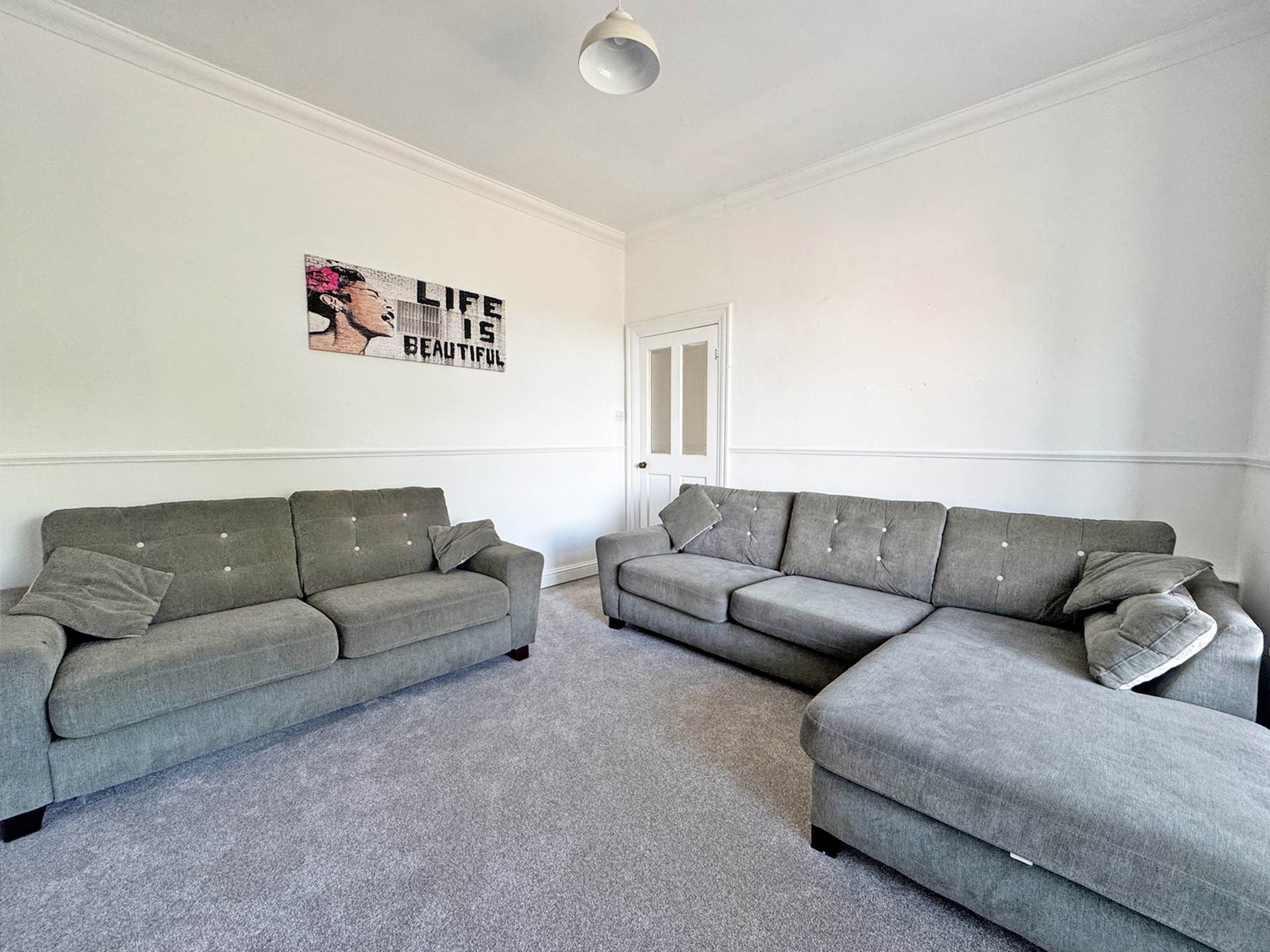 Grains Road, Shaw, Image 4