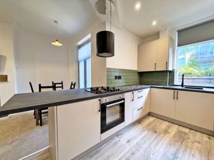 Grains Road, Shaw, Image 10